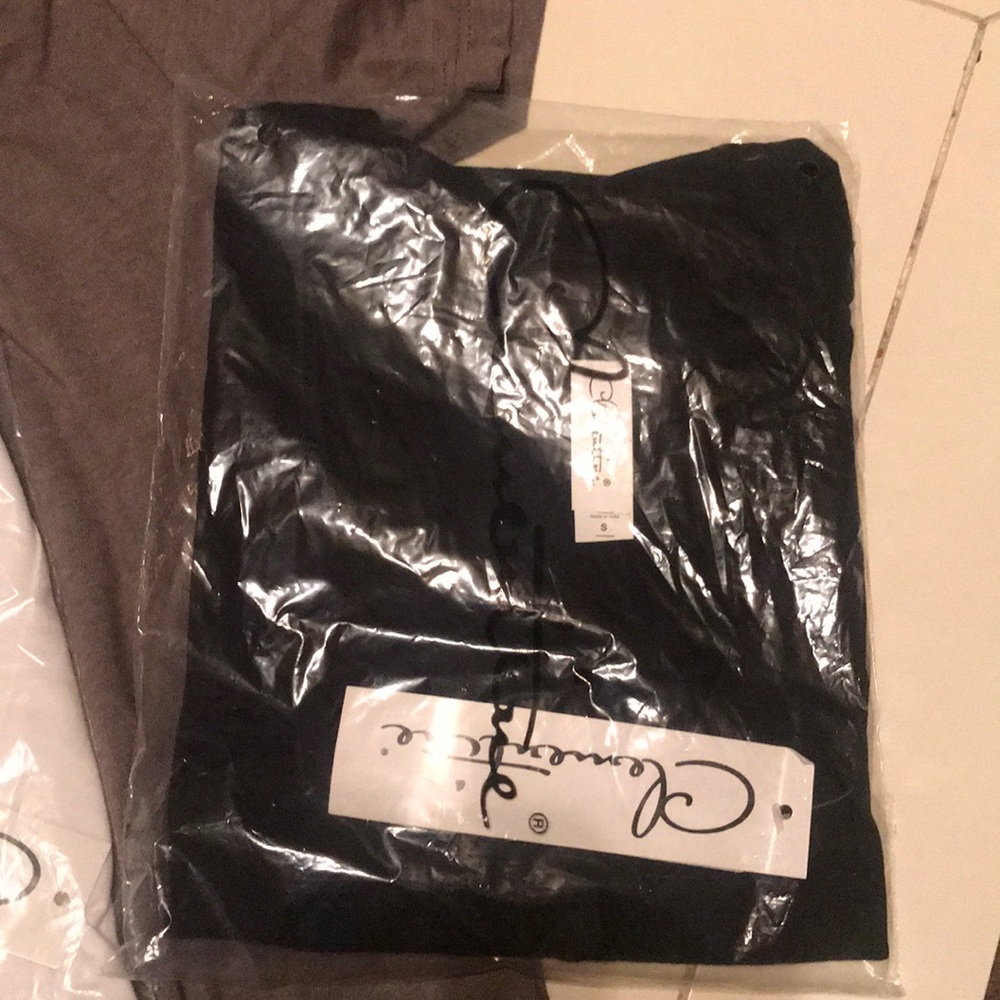 V-Neck Tee - Picture 4 of 4